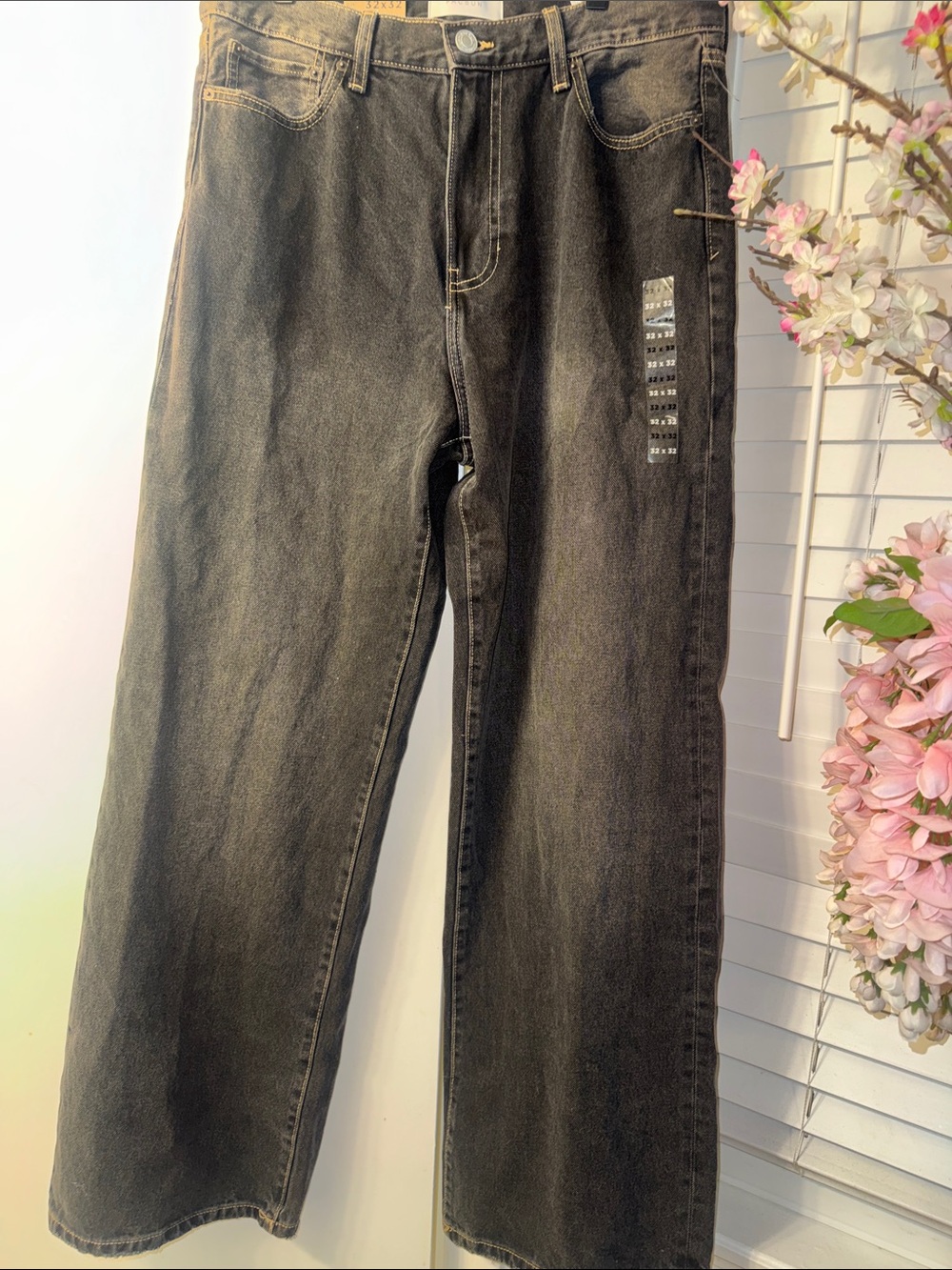 PacSun Men's Relaxed Wide-Leg Jeans in Washed Black